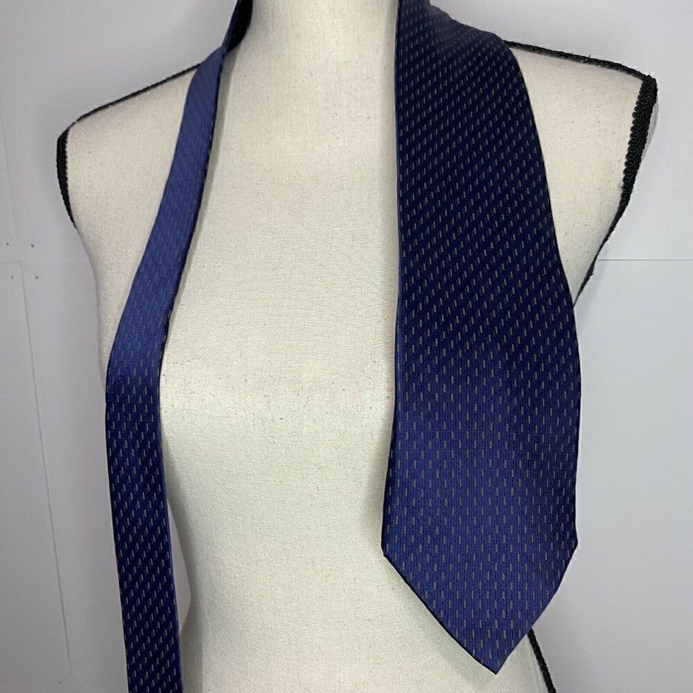 DKNY 100% Silk Blue Tan Men Neck Tie 59”